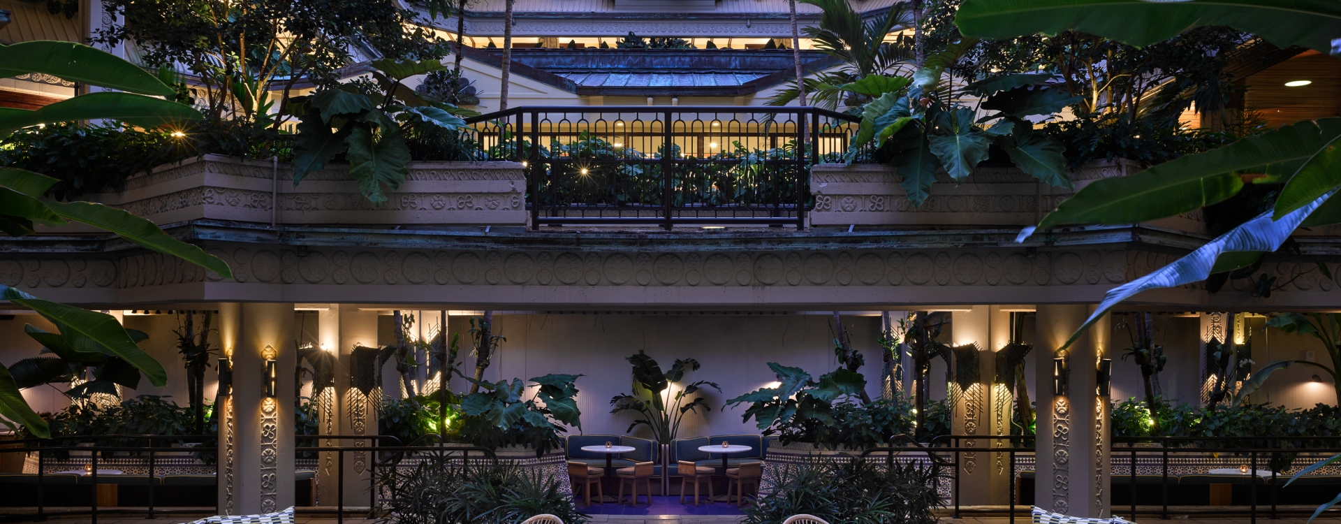 Hotel 12