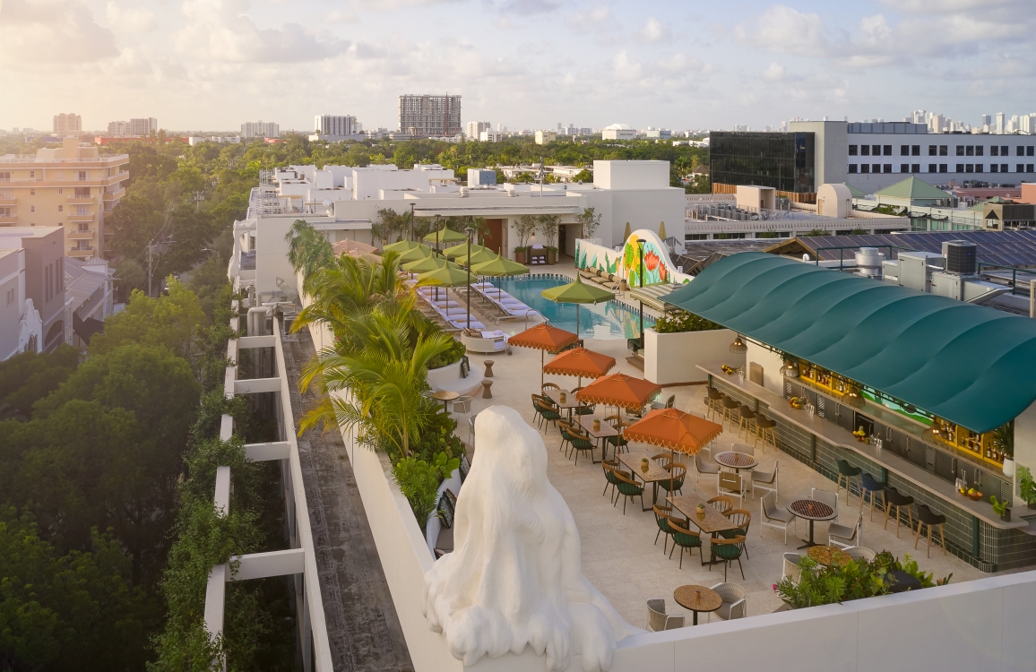 Rooftop Pool & Sipsip at Mayfair House Hotel & Garden